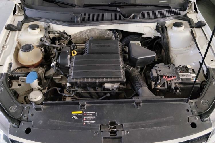 Used Volkswagen Lavida 2019 Lavida Start 1.5L Manual Fashion Edition China VI Standard Engine Bay