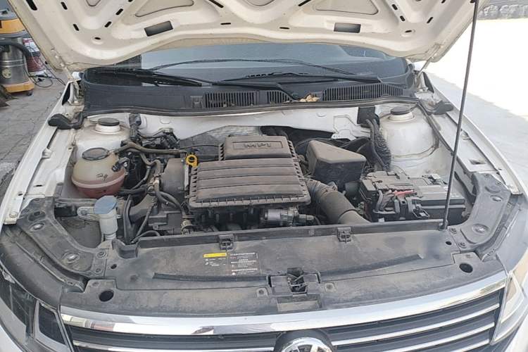 Used Volkswagen Lavida 2019 Lavida Start 1.5L Manual Fashion Edition China VI Standard Engine Bay