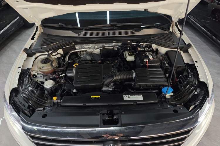 Used Volkswagen Lavida 2019 Lavida Start 1.5L Automatic Trendy Version China VI Standard Engine Bay