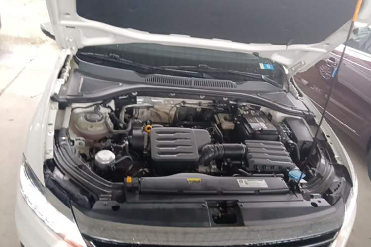 Used Volkswagen Lavida 2019 1.5L Automatic Fashion Edition China VI Engine Bay