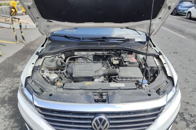 Used Volkswagen Lavida 2019 1.5L Automatic Comfort Edition China VI Standard Engine Bay