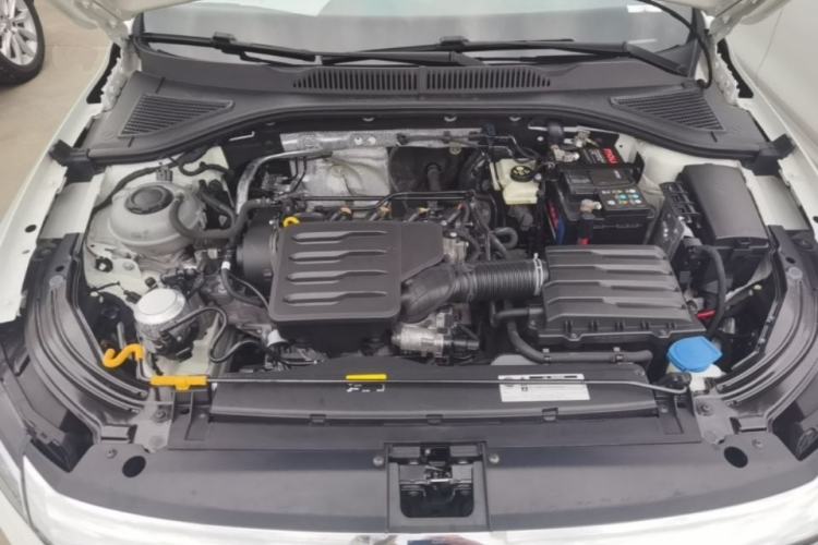 Used Volkswagen Lavida 2019 1.5L Automatic Comfort Edition China VI Standard Engine Bay
