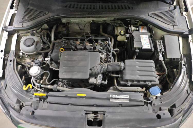 Used Volkswagen Lavida 2019 1.5L Automatic Comfort Edition China VI Standard Engine Bay