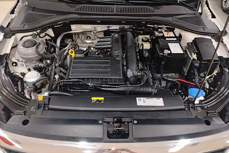 Used Volkswagen Lavida 2019 280TSI DSG Comfort Edition China VI standard Engine Bay