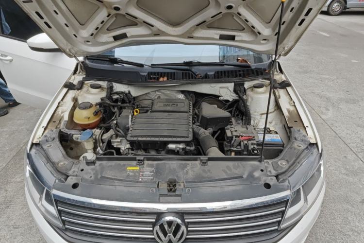 Used Volkswagen Lavida 2019 1.5L Manual Comfort Edition China VI Standard Engine Bay