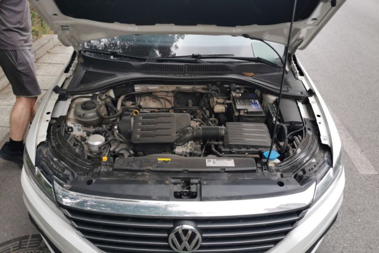 Used Volkswagen Lavida 2019 1.5L Automatic Fashion Edition China VI Engine Bay