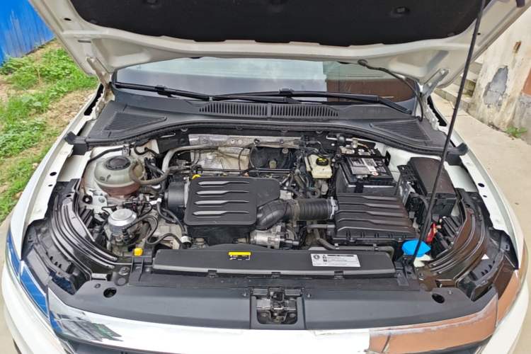 Used Volkswagen Lavida 2019 1.5L Automatic Comfort Edition China VI Standard Engine Bay
