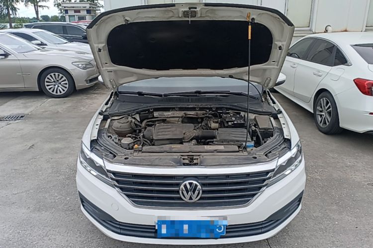 Used Volkswagen Lavida 2019 1.5L Automatic Fashion Edition China VI Engine Bay