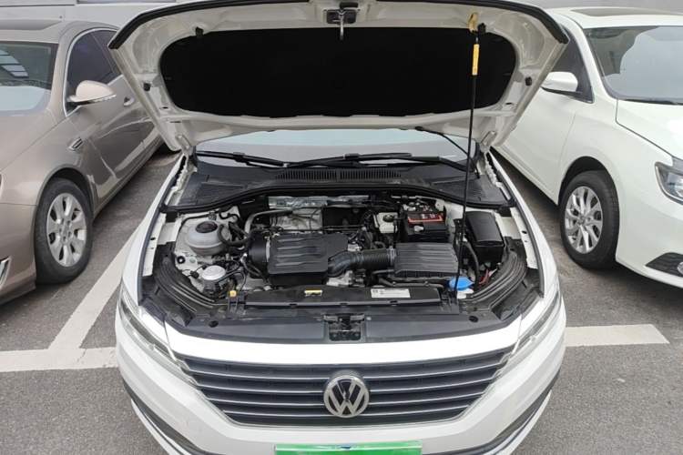 Used Volkswagen Lavida 2019 1.5L Automatic Comfort Edition China VI Standard Engine Bay