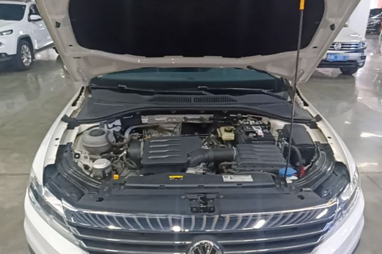 Used Volkswagen Lavida 2019 1.5L Automatic Comfort Edition China VI Standard Engine Bay