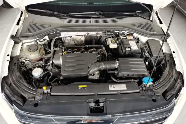 Used Volkswagen Lavida 2019 1.5L Automatic Vision Edition China VI Standard Engine Bay