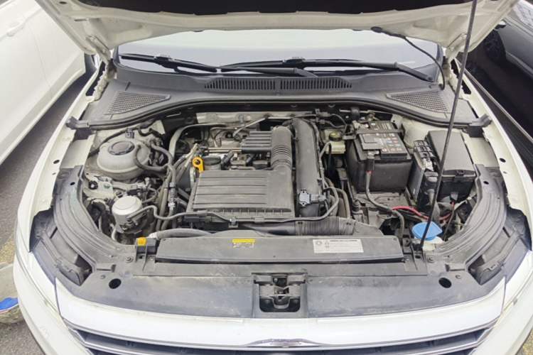 Used Volkswagen Lavida 2019 280TSI DSG Luxury Edition China VI Standard Engine Bay