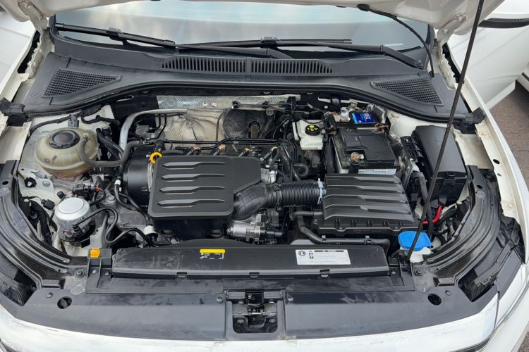 Used Volkswagen Lavida 2019 1.5L Automatic Comfort Edition China VI Standard Engine Bay