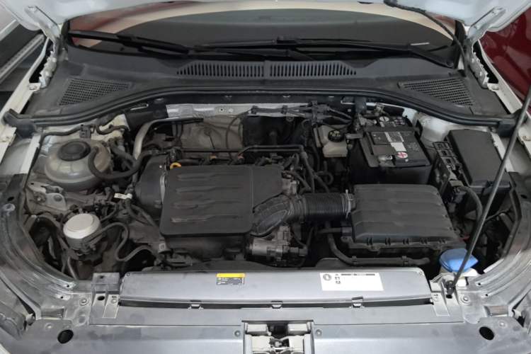 Used Volkswagen Lavida 2019 1.5L Automatic Comfort Edition China VI Standard Engine Bay