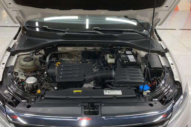 Used Volkswagen Lavida 2019 1.5L Automatic Fashion Edition China VI Engine Bay