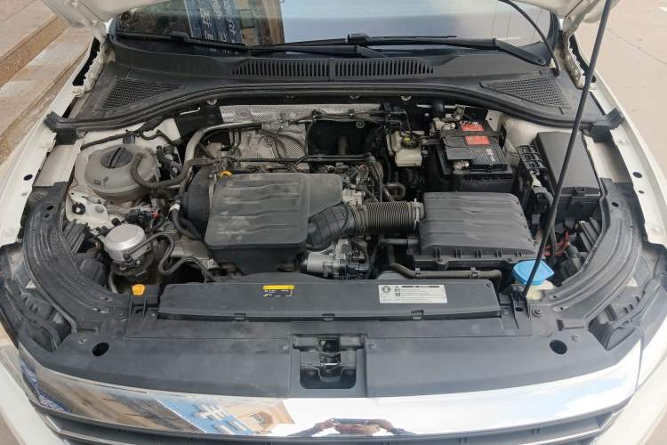 Used Volkswagen Lavida 2019 1.5L Automatic Fashion Edition China VI Engine Bay