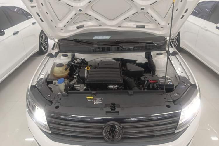 Used Volkswagen Lavida 2019 Lavida Start 1.5L Automatic Trendy Version China VI Standard Engine Bay