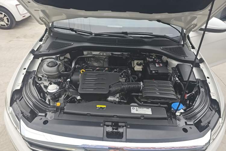 Used Volkswagen Lavida 2019 1.5L Automatic Comfort Edition China VI Standard Engine Bay