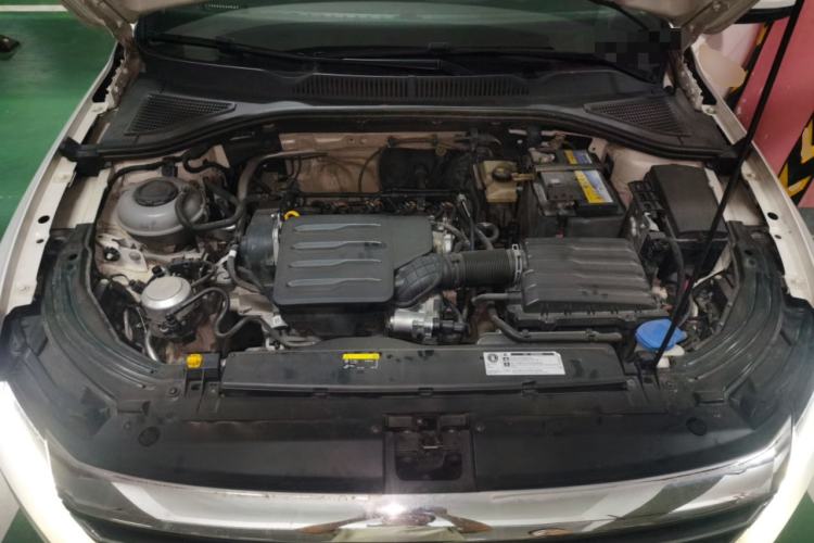 Used Volkswagen Lavida 2019 1.5L Automatic Comfort Edition China VI Standard Engine Bay