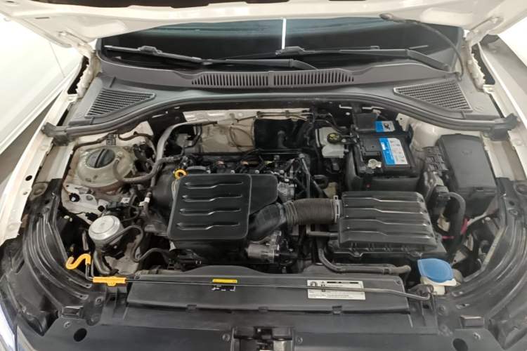 Used Volkswagen Lavida 2019 1.5L Automatic Comfort Edition China VI Standard Engine Bay