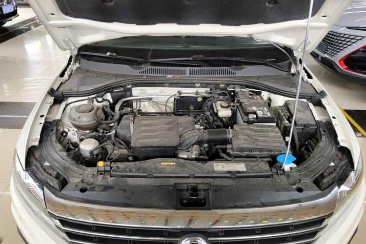 Used Volkswagen Lavida 2019 1.5L Automatic Comfort Edition China VI Standard Engine Bay