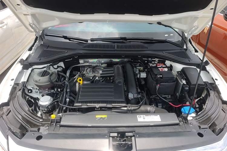 Used Volkswagen Lavida 2019 280TSI DSG Comfort Edition China VI standard Engine Bay