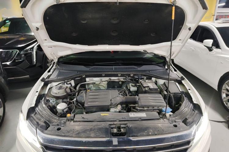 Used Volkswagen Lavida 2019 1.5L Automatic Comfort Edition China VI Standard Engine Bay