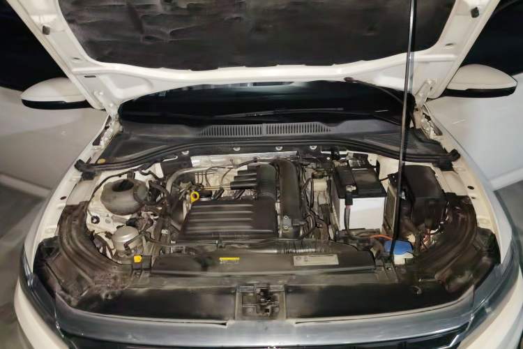 Used Volkswagen Lavida 2019 280TSI DSG Comfort Edition China VI standard Engine Bay