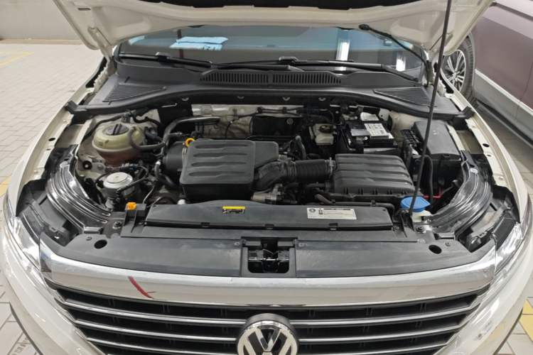 Used Volkswagen Lavida 2019 1.5L Automatic Comfort Edition China VI Standard Engine Bay