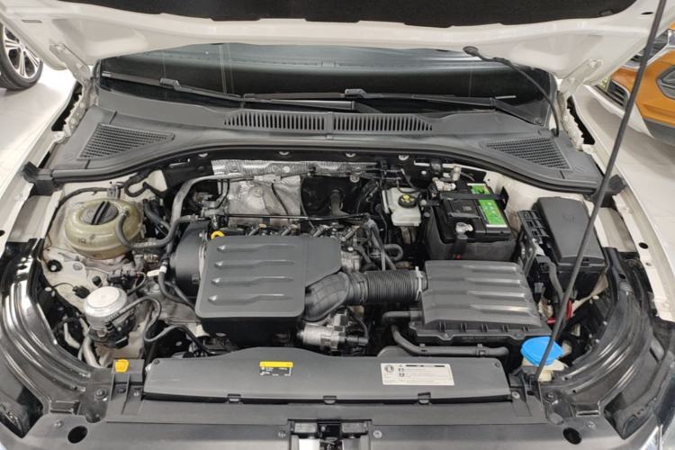 Used Volkswagen Lavida 2019 1.5L Automatic Comfort Edition China VI Standard Engine Bay