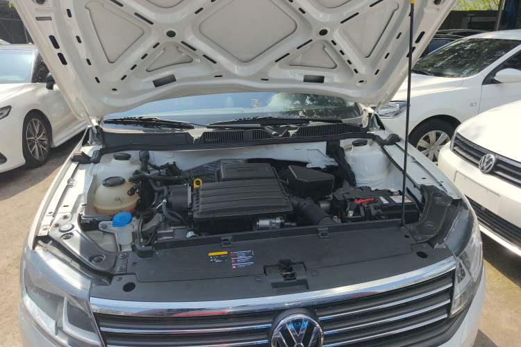 Used Volkswagen Lavida 2019 Lavida Start 1.5L Automatic Trendy Version China VI Standard Engine Bay