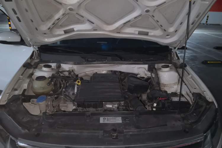 Used Volkswagen Lavida 2019 Lavida Start 1.5L Manual Fashion Edition China VI Standard Engine Bay