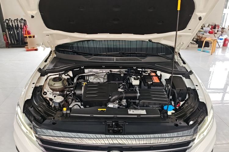 Used Volkswagen Lavida 2019 1.5L Automatic Comfort Edition China VI Standard Engine Bay