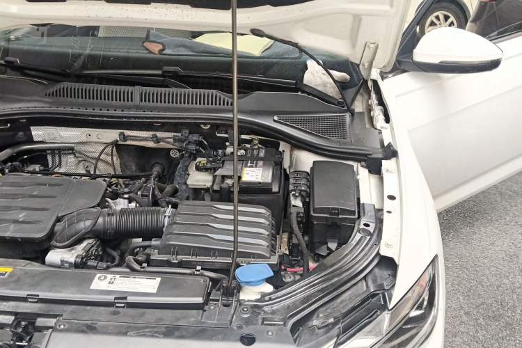 Used Volkswagen Lavida 2019 1.5L Manual Comfort Edition China VI Standard Engine Bay Left