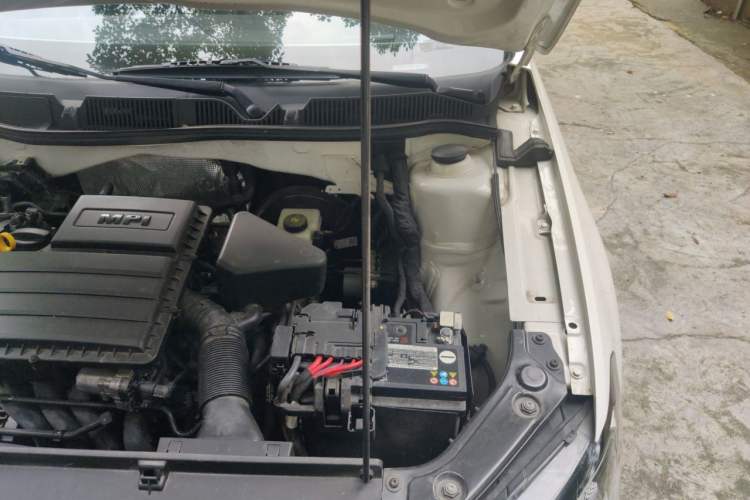 Used Volkswagen Lavida 2019 Lavida Start 1.5L Automatic Comfort Edition China VI Standard Engine Bay Left