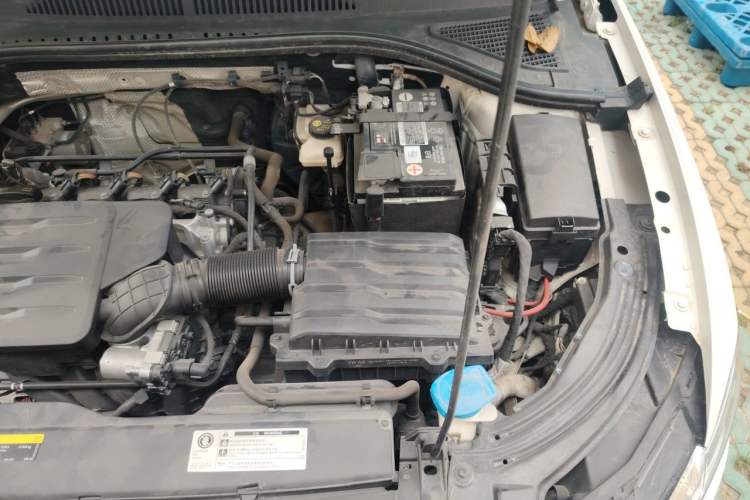 Used Volkswagen Lavida 2019 1.5L Automatic Comfort Edition China VI Standard Engine Bay Left