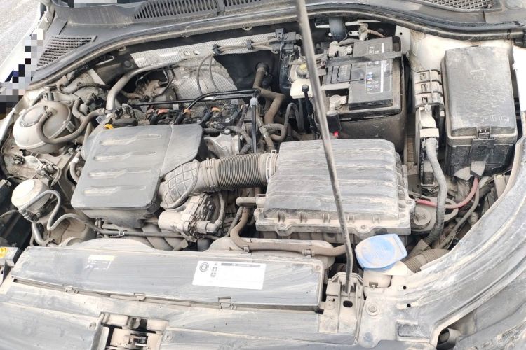 Used Volkswagen Lavida 2019 1.5L Automatic Comfort Edition China VI Standard Engine Bay Left