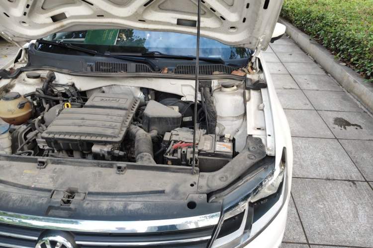 Used Volkswagen Lavida 2019 Lavida Start 1.5L Automatic Trendy Version China VI Standard Engine Bay Left