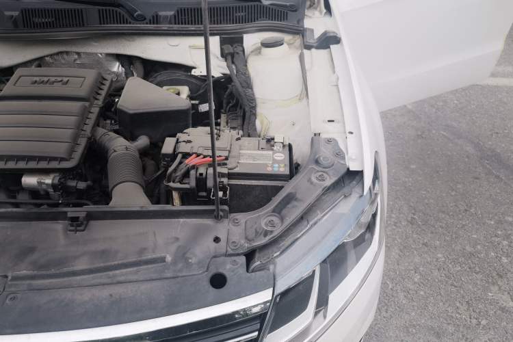 Used Volkswagen Lavida 2019 1.5L Automatic Fashion Edition China VI Engine Bay Left