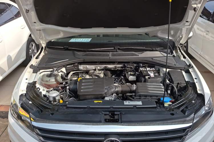 Used Volkswagen Lavida 2019 1.5L Automatic Fashion Edition China VI Engine Bay