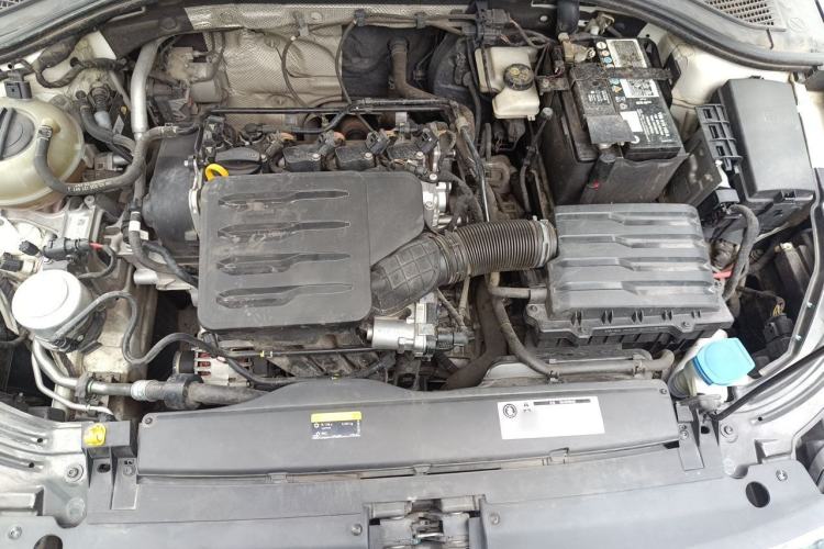 Used Volkswagen Lavida 2019 1.5L Automatic Comfort Edition China VI Standard Engine Bay