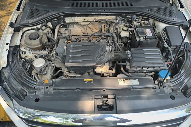 Used Volkswagen Lavida 2019 1.5L Automatic Comfort Edition China VI Standard Engine Bay