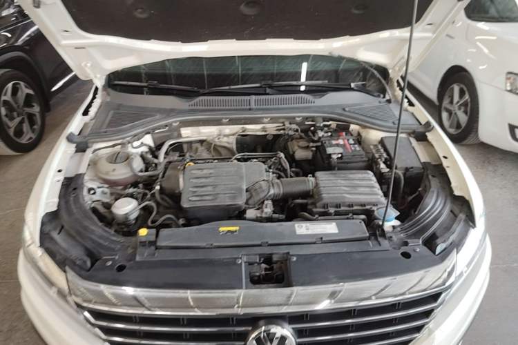 Used Volkswagen Lavida 2019 1.5L Automatic Comfort Edition China VI Standard Engine Bay