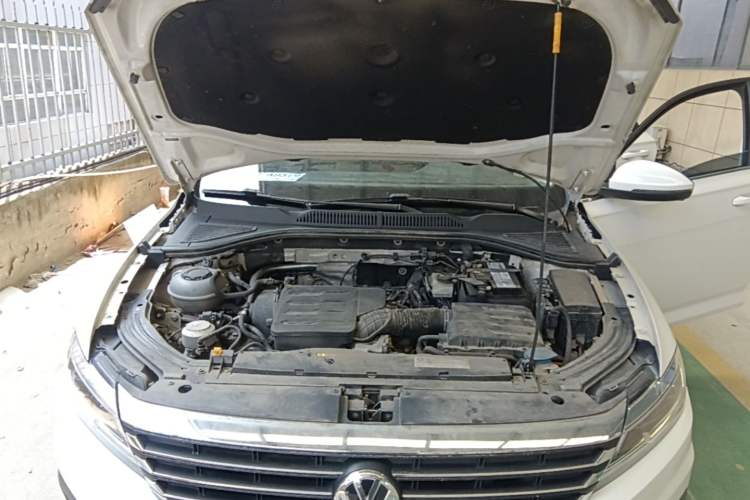 Used Volkswagen Lavida 2019 1.5L Automatic Comfort Edition China VI Standard Engine Bay