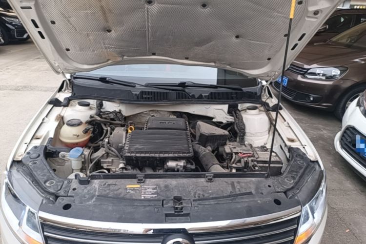 Used Volkswagen Lavida 2019 Lavida Start 1.5L Manual Fashion Edition China VI Standard Engine Bay