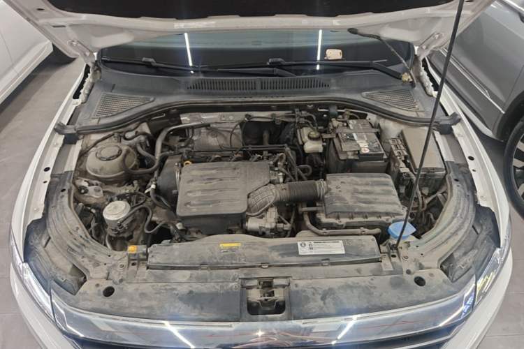 Used Volkswagen Lavida 2019 1.5L Automatic Comfort Edition China VI Standard Engine Bay