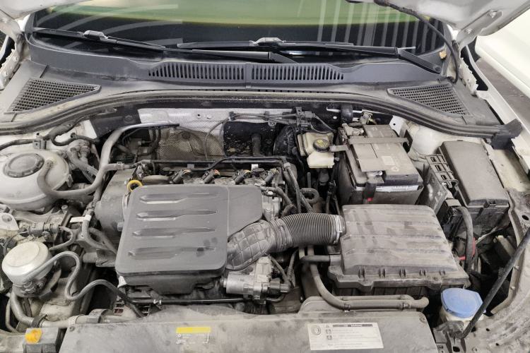 Used Volkswagen Lavida 2019 1.5L Automatic Comfort Edition China VI Standard Engine Bay