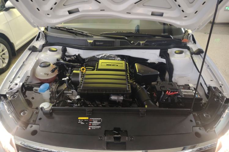 Used Volkswagen Lavida 2019 Lavida Start 1.5L Manual Fashion Edition China VI Standard Engine Bay