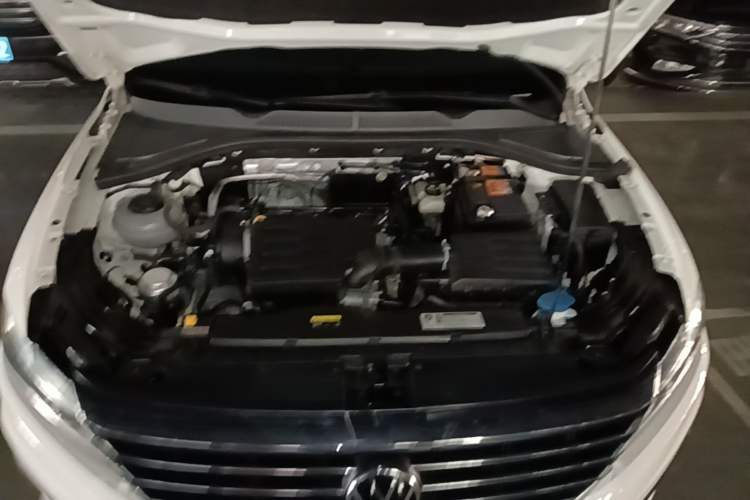 Used Volkswagen Lavida 2019 1.5L Automatic Comfort Edition China VI Standard Engine Bay