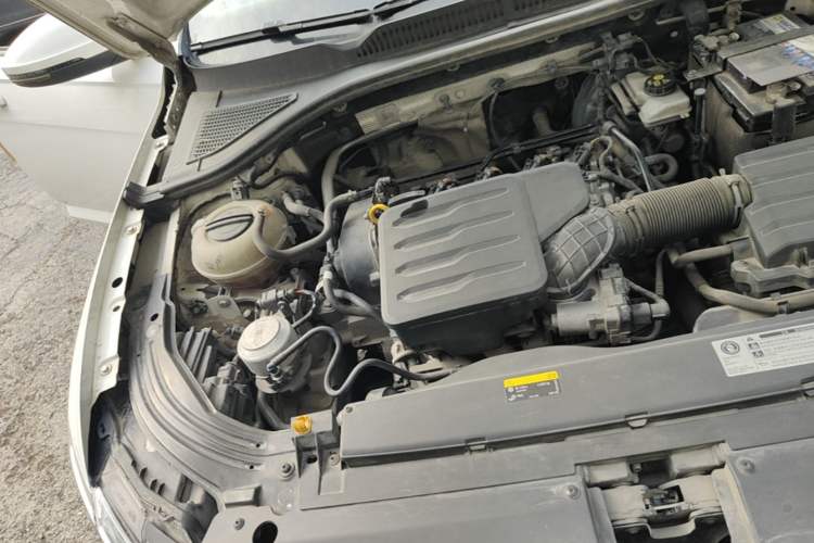 Used Volkswagen Lavida 2019 1.5L Automatic Fashion Edition China VI Engine Bay Right